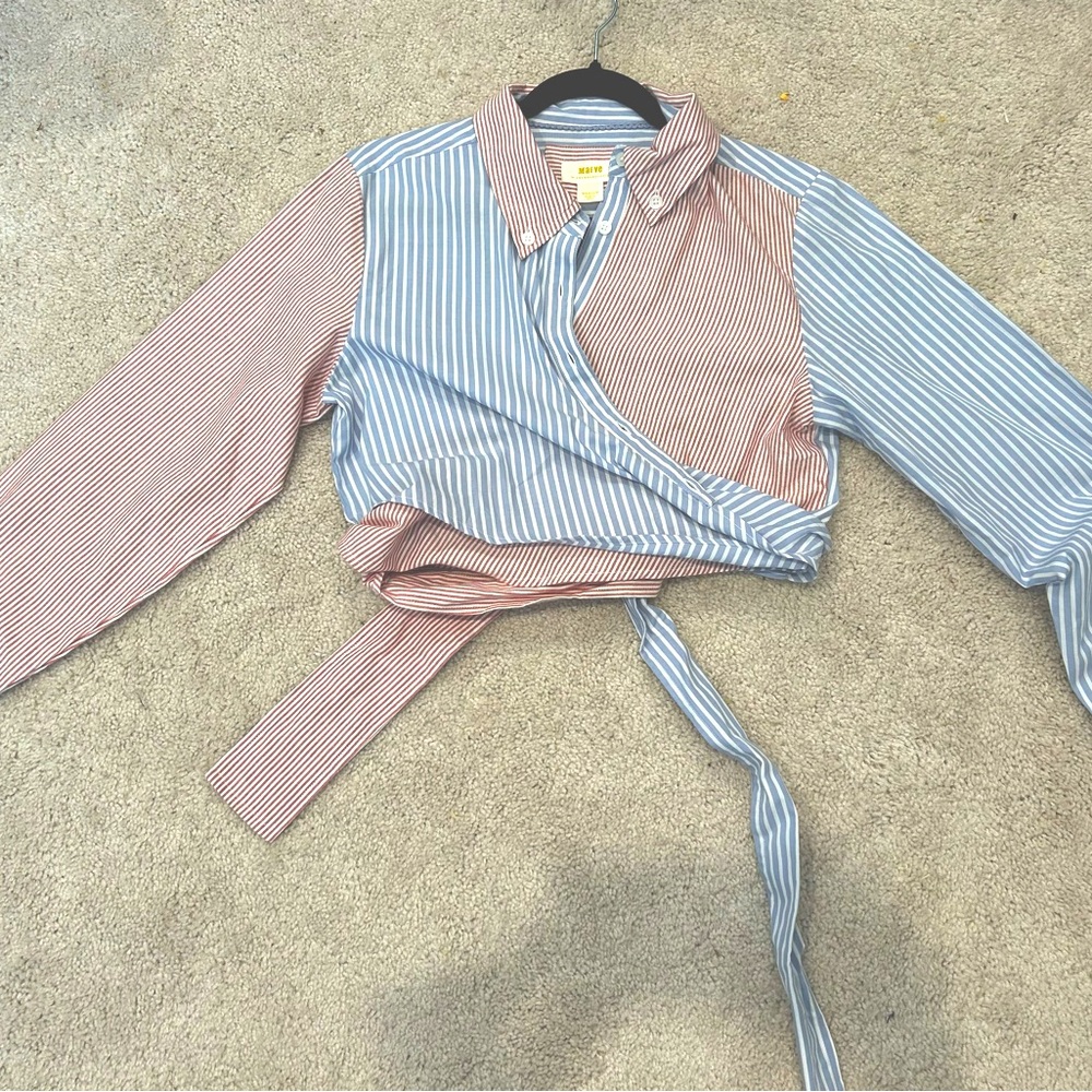 Awesome unique unworn anthropologie maeve cropped wrap-around button down shirt.